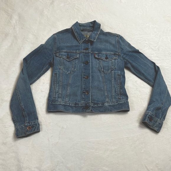 Levi’s Women’s Denim Jacket - Picture 1 of 4